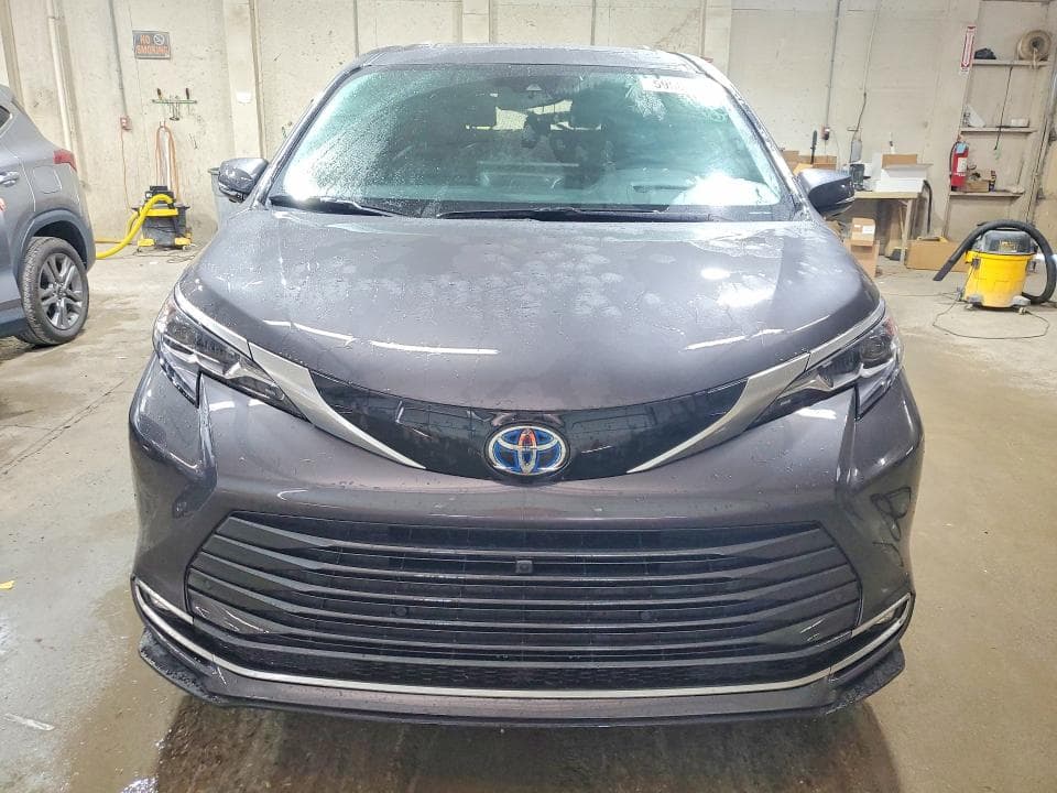 2025 TOYOTA SIENNA PLATINUM 7-PASSENGER PLATINUM 7-PASSENGER 5