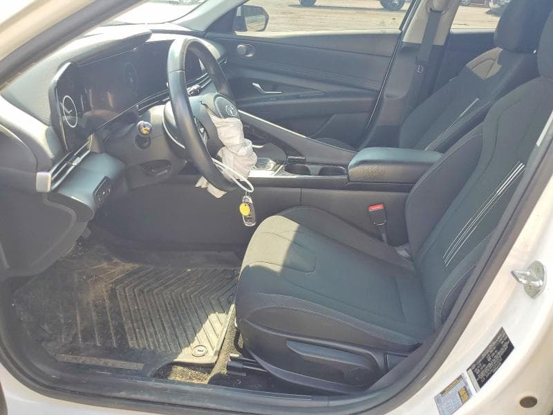 2023 HYUNDAI ELANTRA SE 7