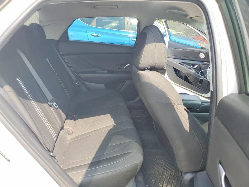 2023 HYUNDAI ELANTRA SE 10