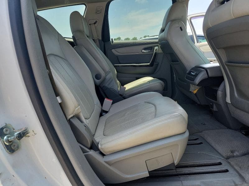 2016 CHEVROLET TRAVERSE LT LT 11