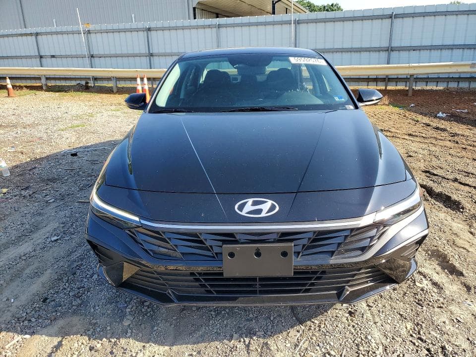 2026 HYUNDAI ELANTRA SE 5