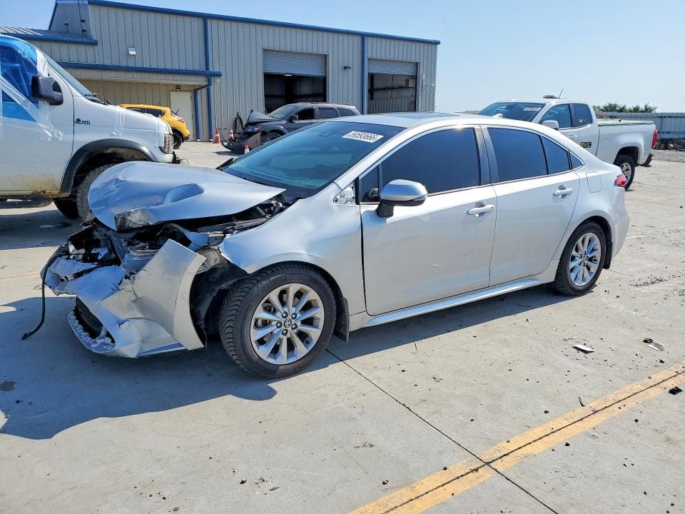 2021 TOYOTA COROLLA XLE - 1