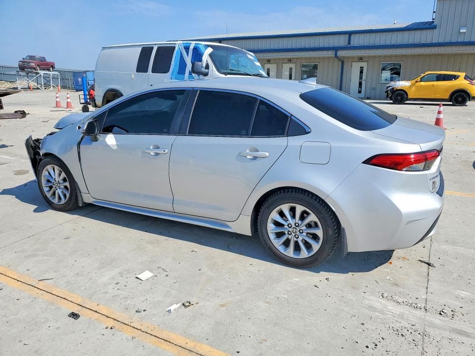 2021 TOYOTA COROLLA XLE 2