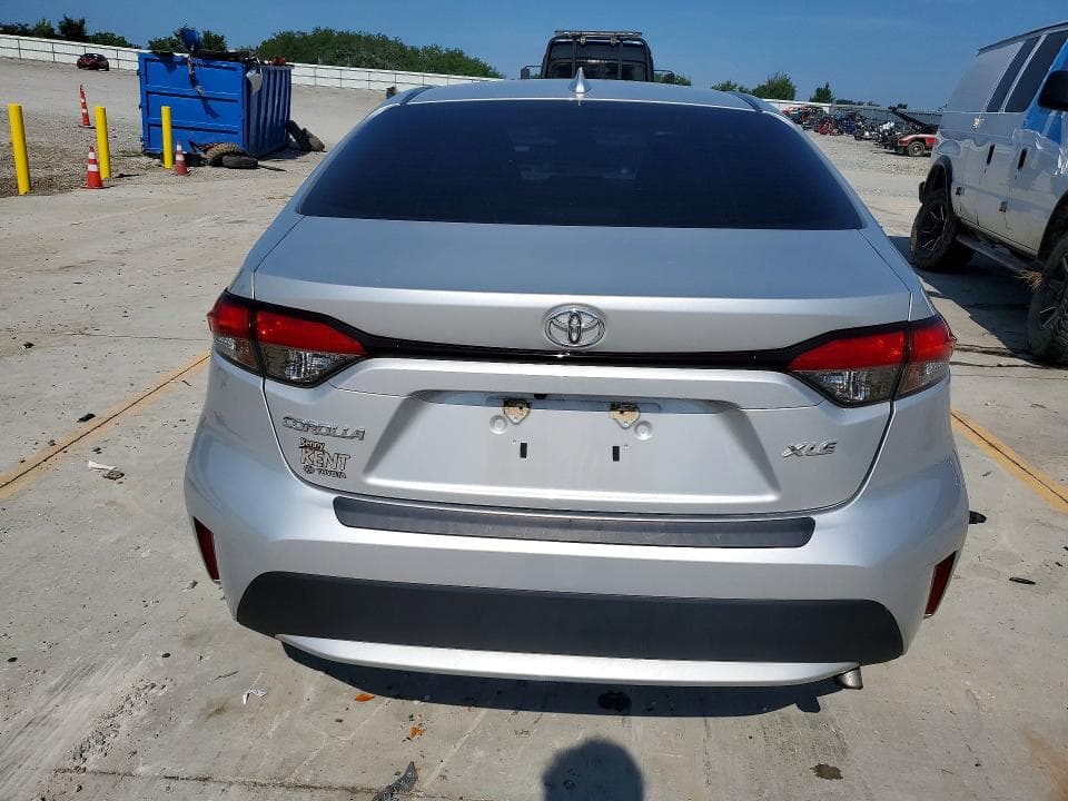 2021 TOYOTA COROLLA XLE 6