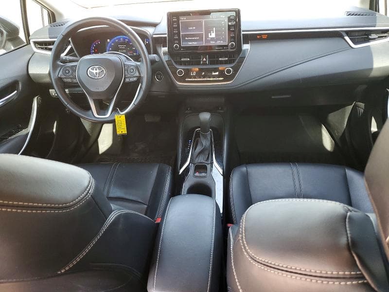 2021 TOYOTA COROLLA XLE 8