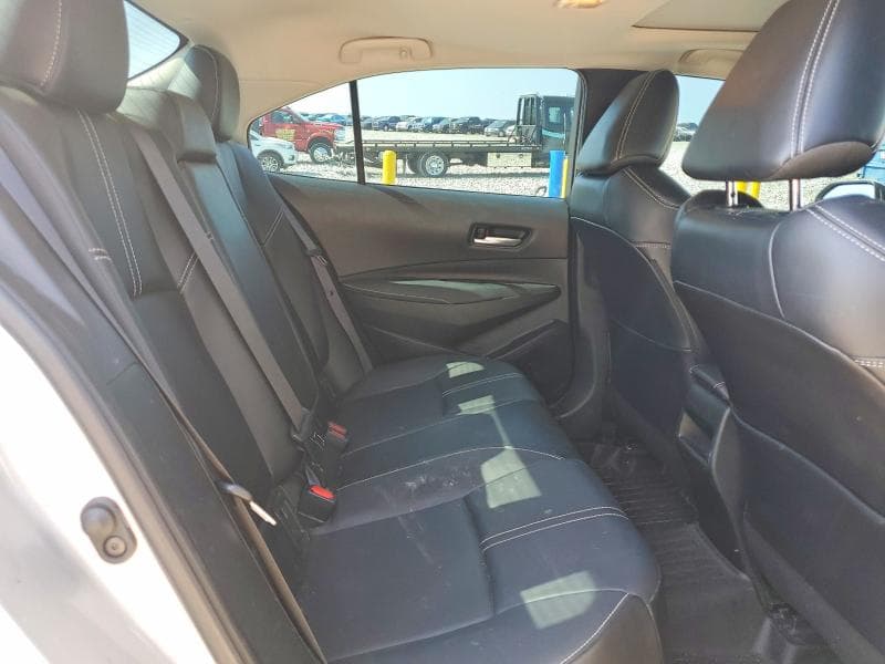 2021 TOYOTA COROLLA XLE 10