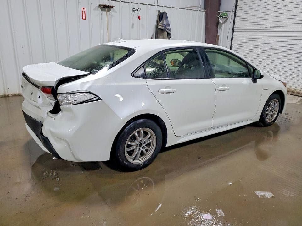 2021 TOYOTA COROLLA LE 3