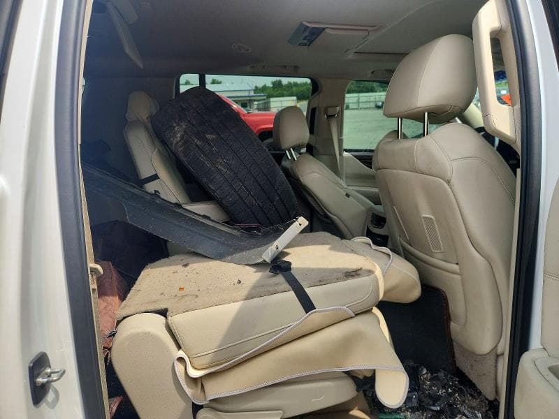 2016 CADILLAC ESCALADE ESV LUXURY 11