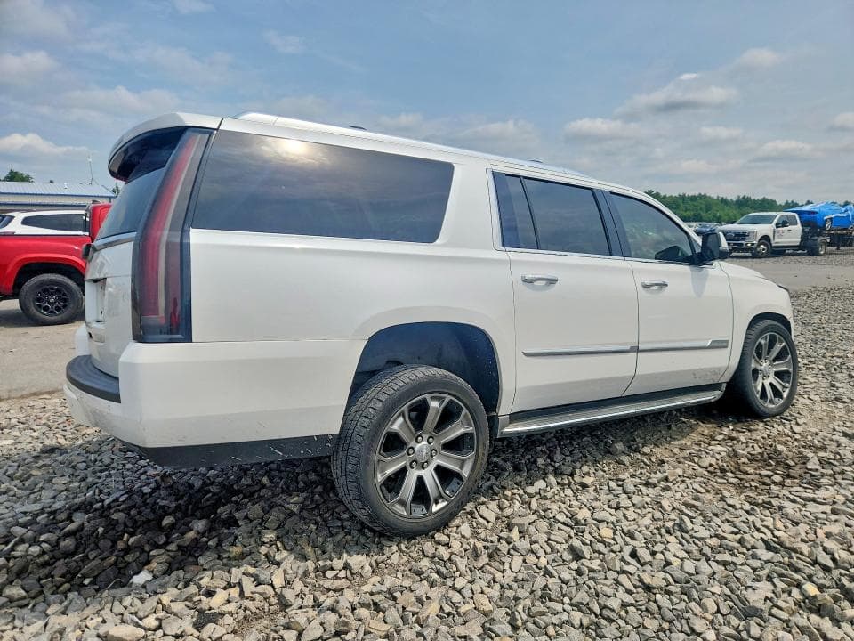 2016 CADILLAC ESCALADE ESV LUXURY 3
