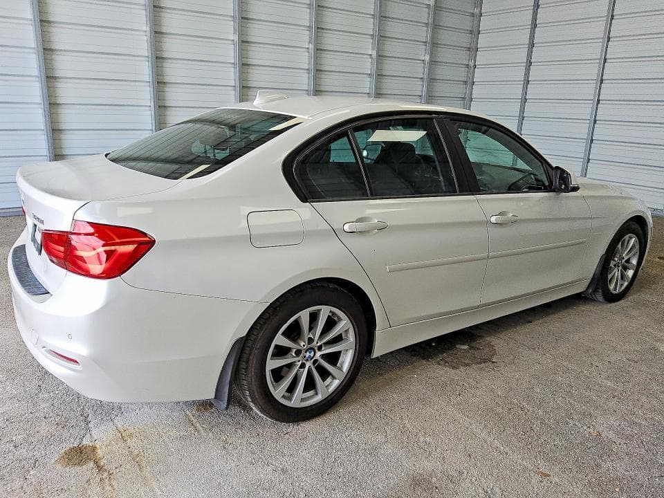 2017 BMW 320 XI 3