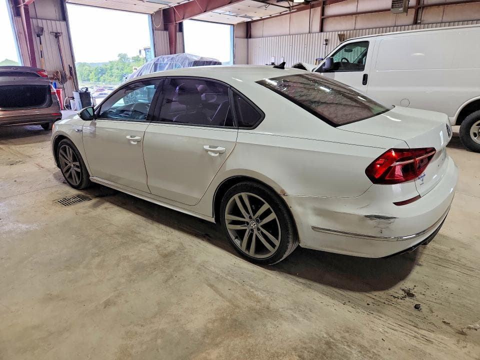 2018 VOLKSWAGEN PASSAT S S 2
