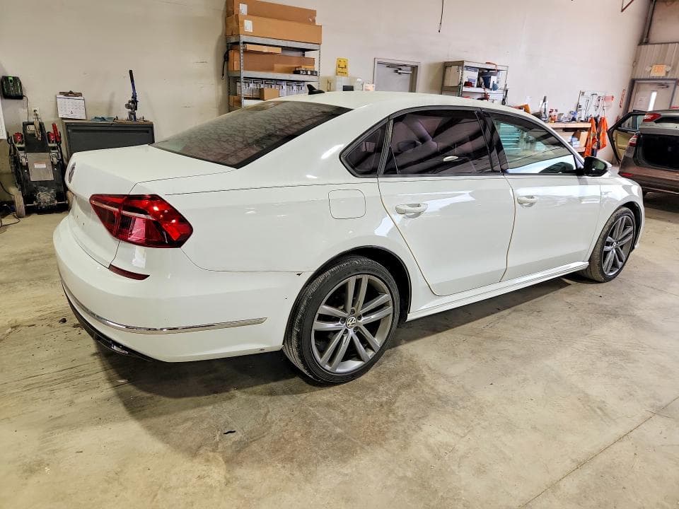 2018 VOLKSWAGEN PASSAT S S 3