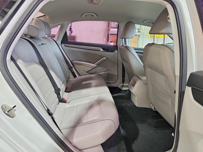 2018 VOLKSWAGEN PASSAT S S 10