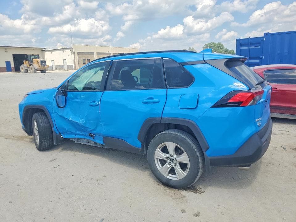 2020 TOYOTA RAV4 XLE 2
