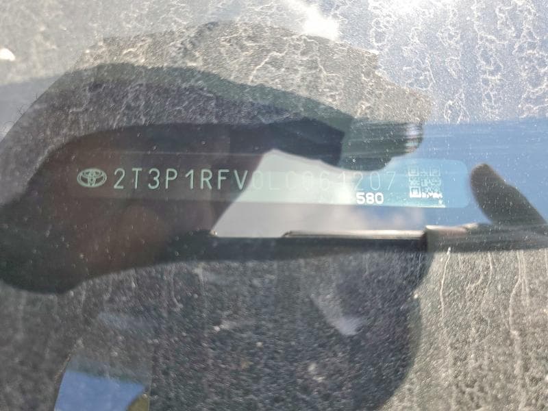 2020 TOYOTA RAV4 XLE 13