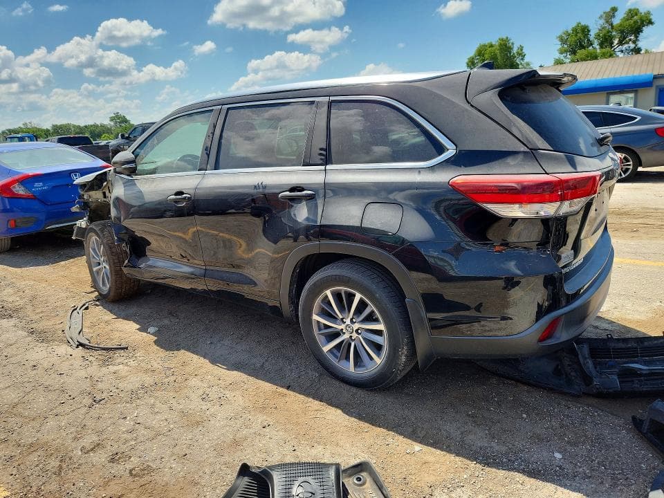 2017 TOYOTA HIGHLANDER XLE 2