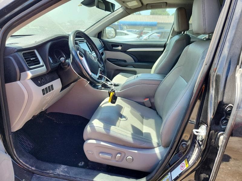 2017 TOYOTA HIGHLANDER XLE 7