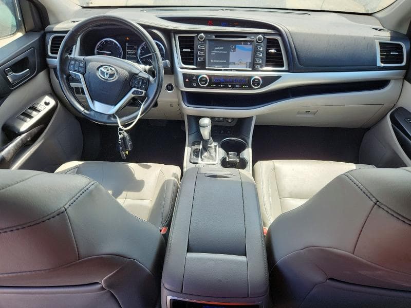 2017 TOYOTA HIGHLANDER XLE 8