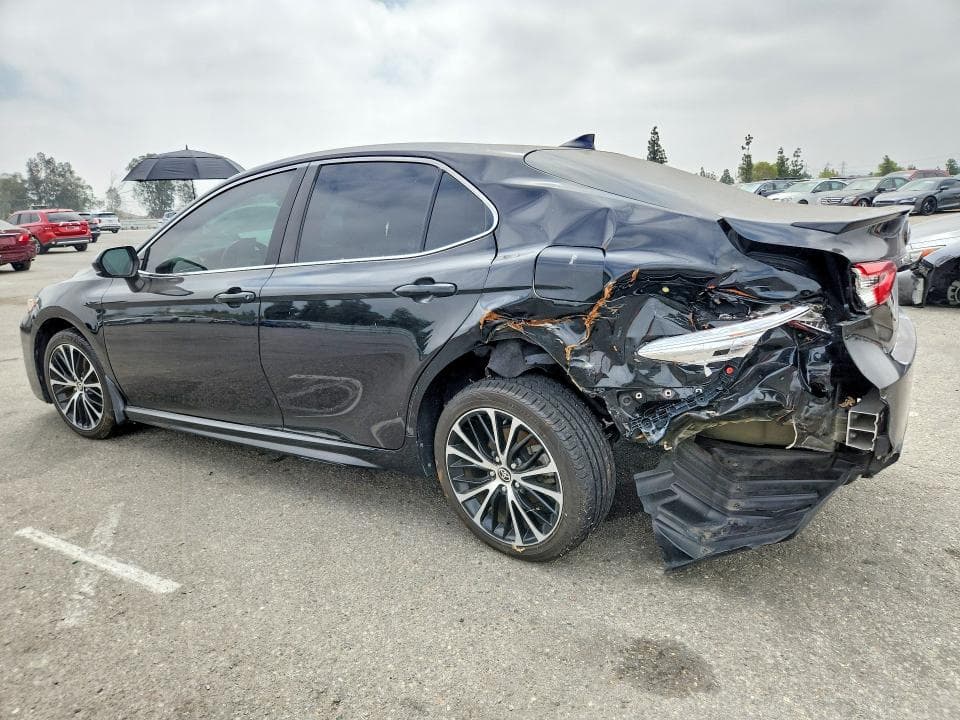 2020 TOYOTA CAMRY SE 2