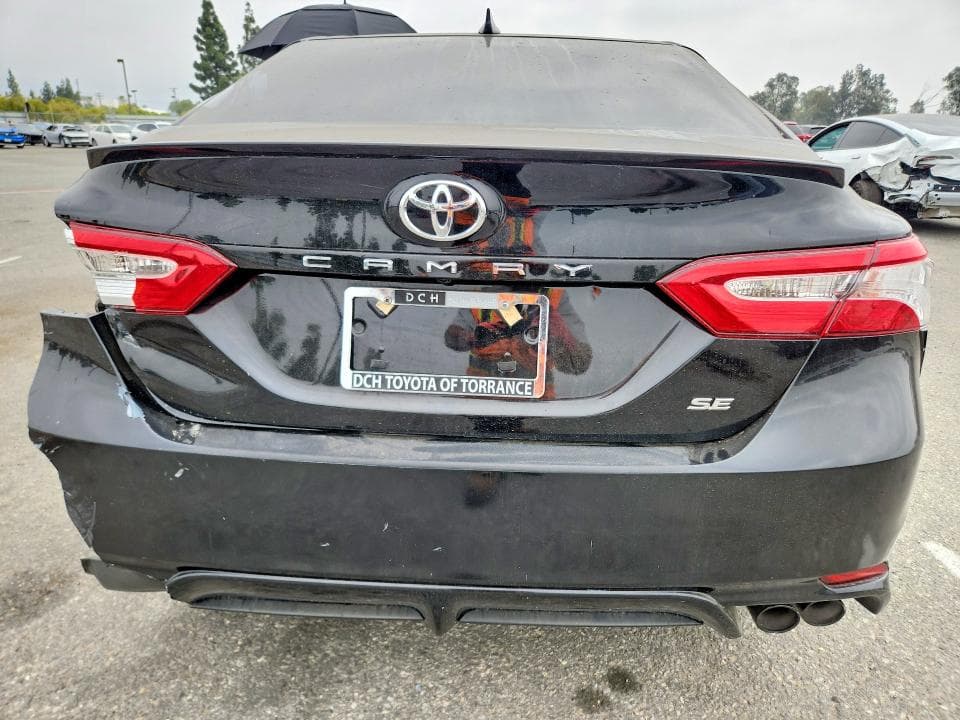 2020 TOYOTA CAMRY SE 6