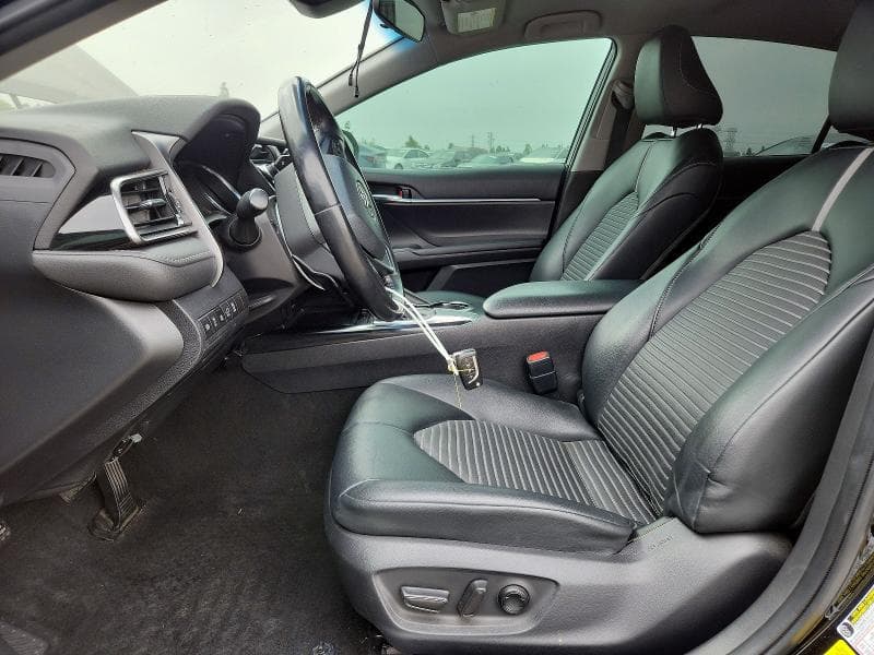 2020 TOYOTA CAMRY SE 7