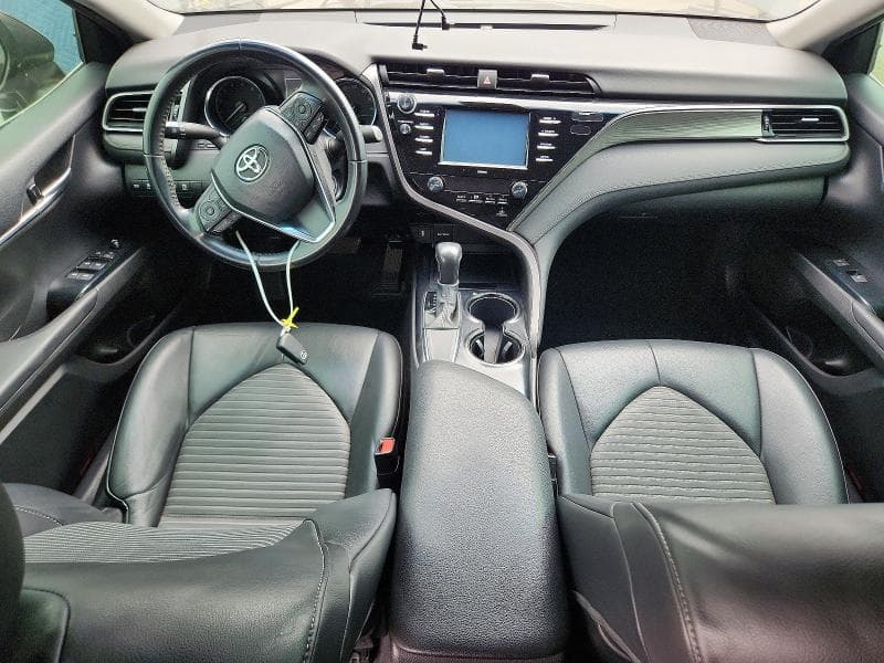 2020 TOYOTA CAMRY SE 8