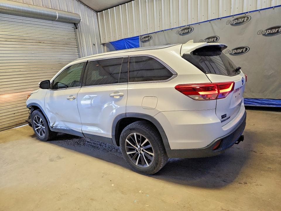 2019 TOYOTA HIGHLANDER XLE 2