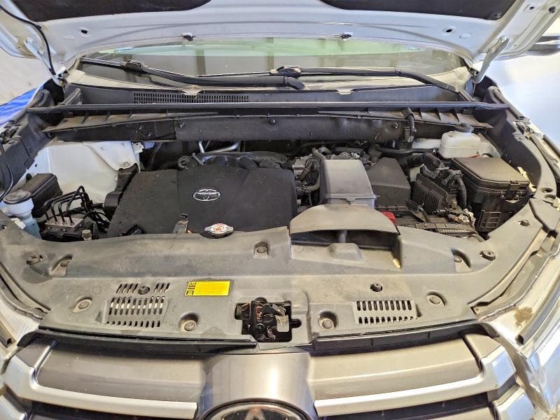 2019 TOYOTA HIGHLANDER XLE 12