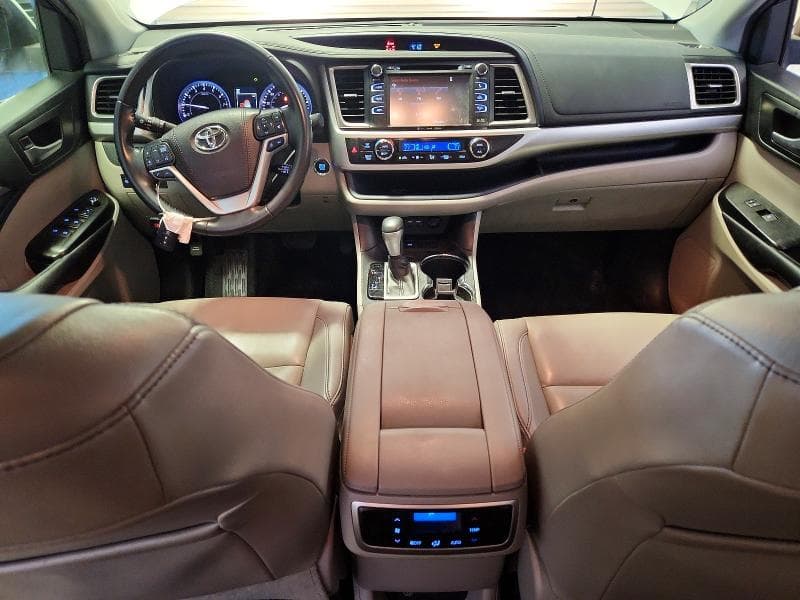 2019 TOYOTA HIGHLANDER XLE 8