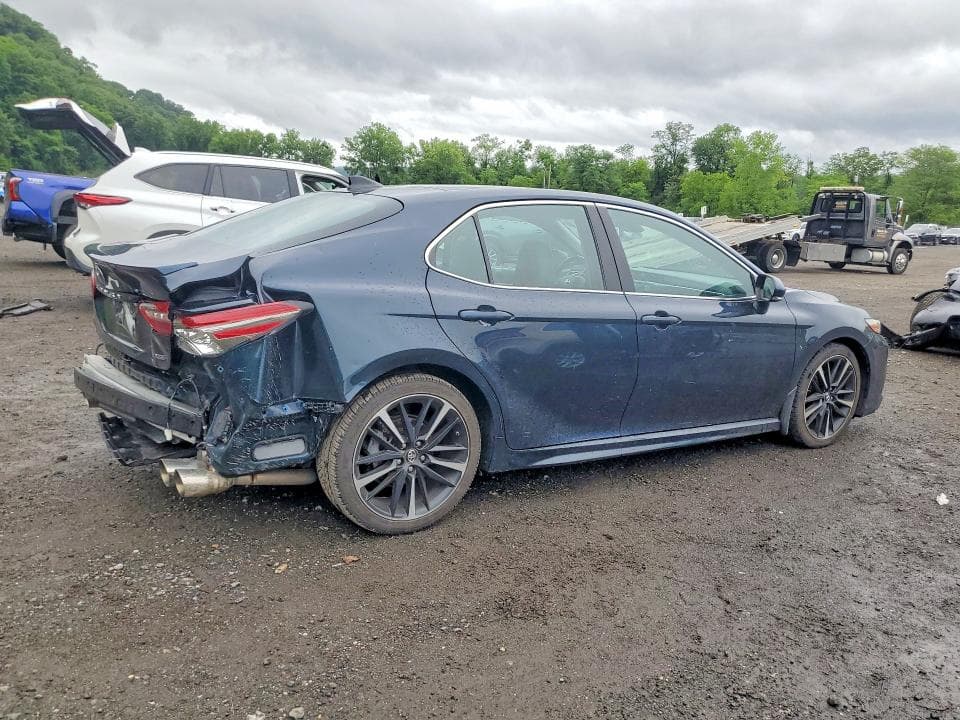 2018 TOYOTA CAMRY XSE V6 3
