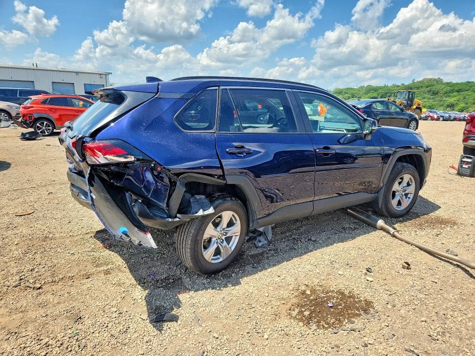 2025 TOYOTA RAV4 XLE XLE 3