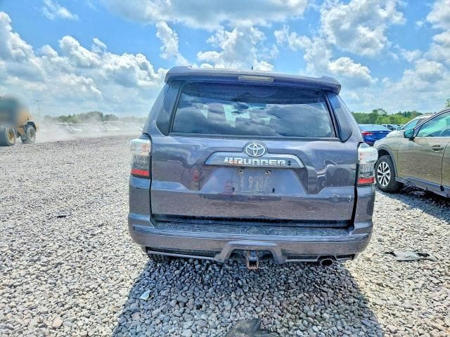 2022 TOYOTA 4RUNNER TRD SPORT 6