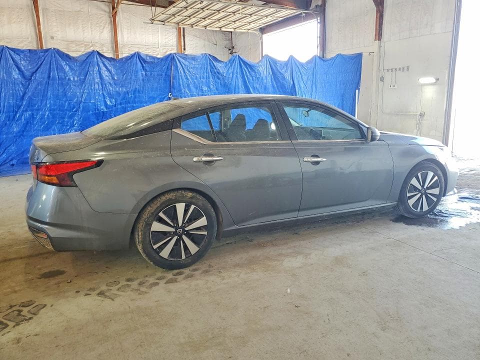 2021 NISSAN ALTIMA SV 3