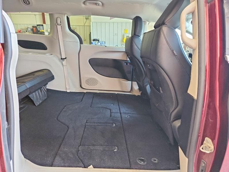 2023 CHRYSLER PACIFICA TOURING L 11