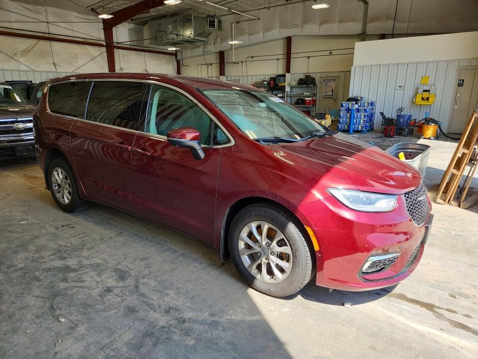 2023 CHRYSLER PACIFICA TOURING L 4