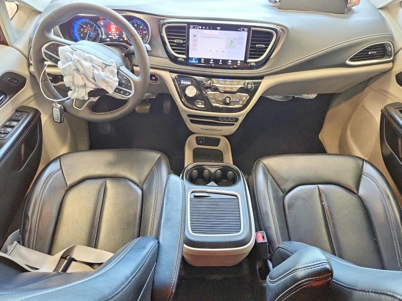 2023 CHRYSLER PACIFICA TOURING L 8