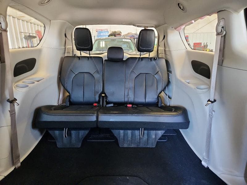 2023 CHRYSLER PACIFICA TOURING L 10