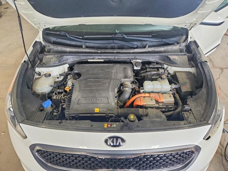 2018 KIA NIRO LX 11