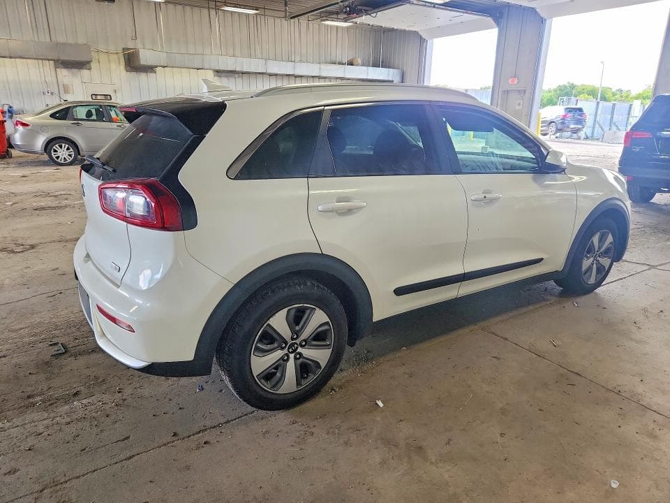 2018 KIA NIRO LX 3