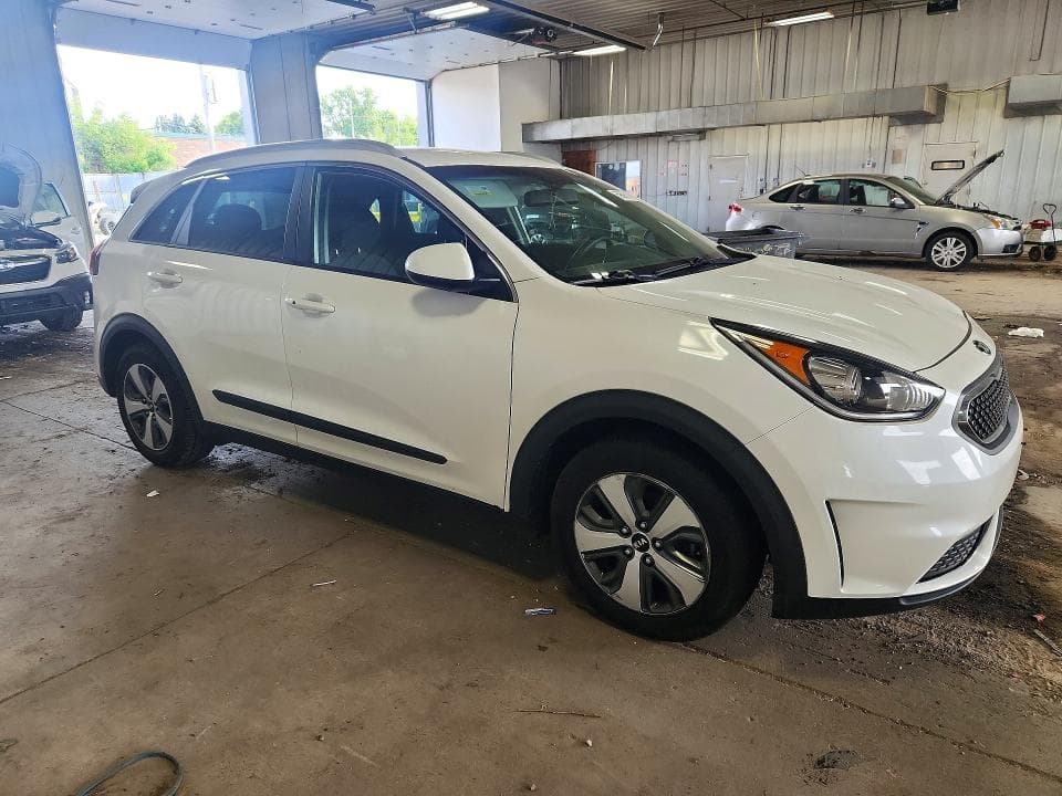 2018 KIA NIRO LX 4