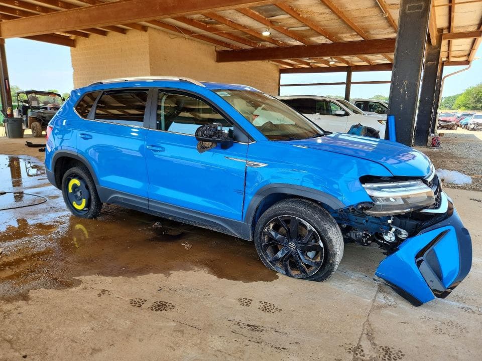 2023 VOLKSWAGEN TAOS SE 4