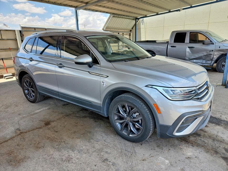 2023 VOLKSWAGEN TIGUAN SE 4