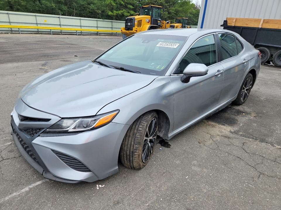 2018 TOYOTA CAMRY SE - 1