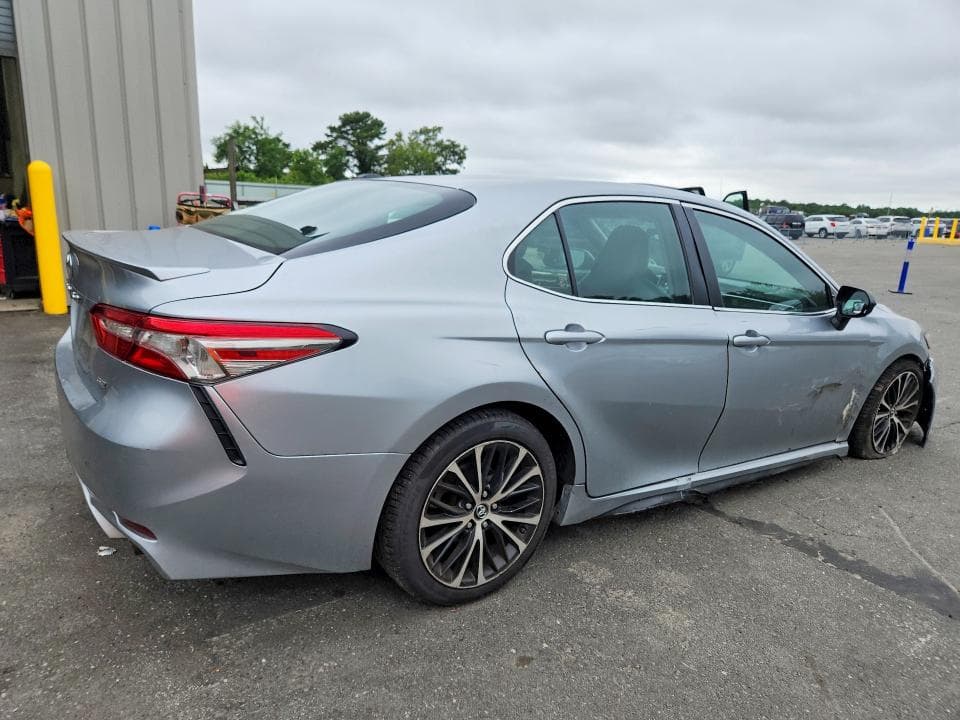 2018 TOYOTA CAMRY SE 3
