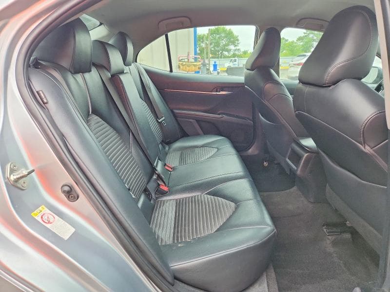 2018 TOYOTA CAMRY SE 10