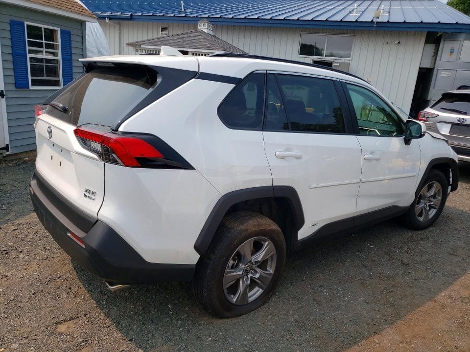 2025 TOYOTA RAV4 HYBRID XLE 3