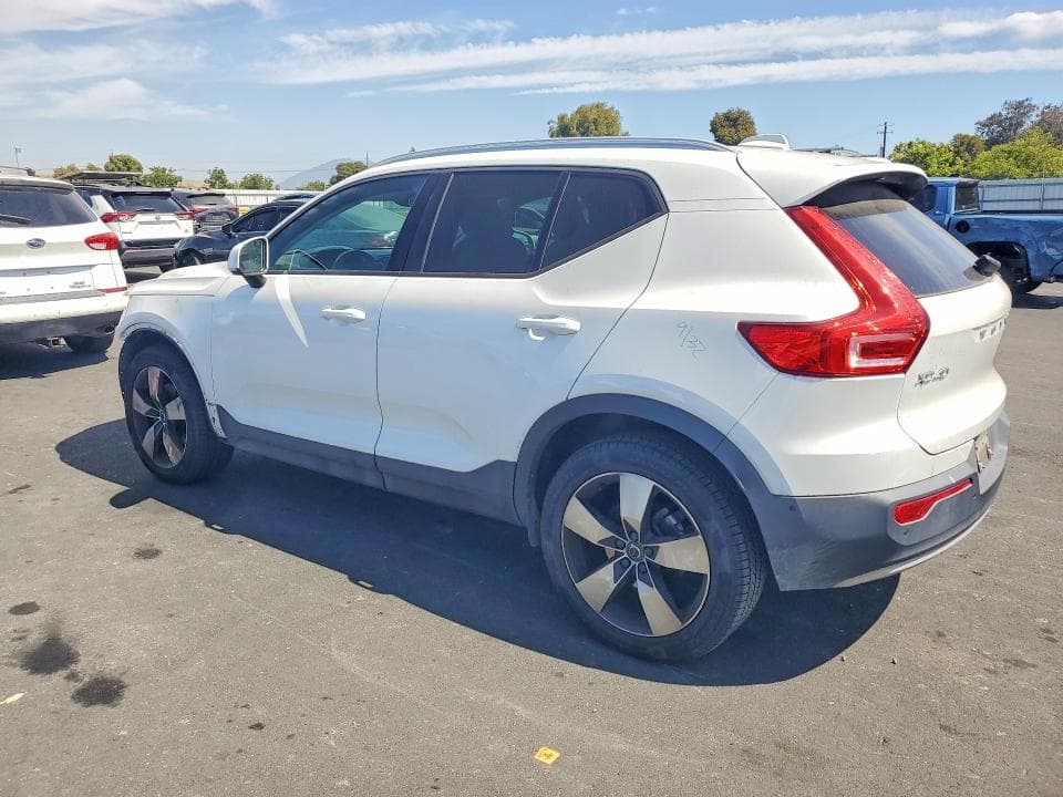 2019 VOLVO XC40 T5 MOMENTUM T5 MOMENTUM 3