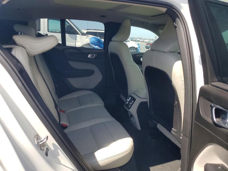 2019 VOLVO XC40 T5 MOMENTUM T5 MOMENTUM 12