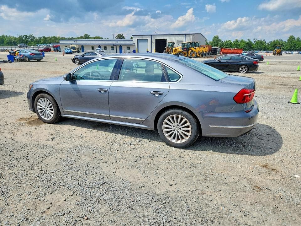 2016 VOLKSWAGEN PASSAT SE 2