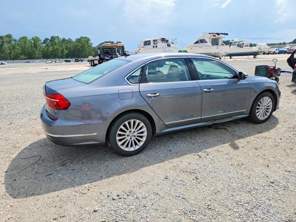2016 VOLKSWAGEN PASSAT SE 3